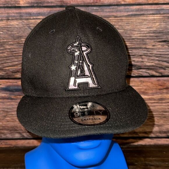 New Era 9Fifty Los Angeles Angels SnapBack Hat - Picture 1 of 4